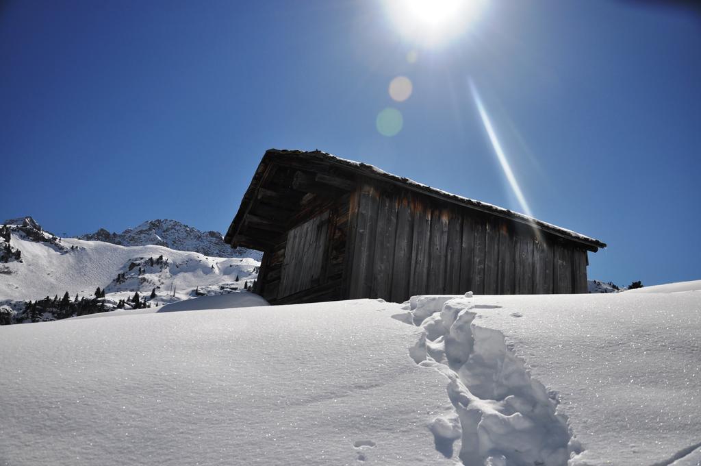 Hotel Gasthof Baren Holzgau Zewnętrze zdjęcie