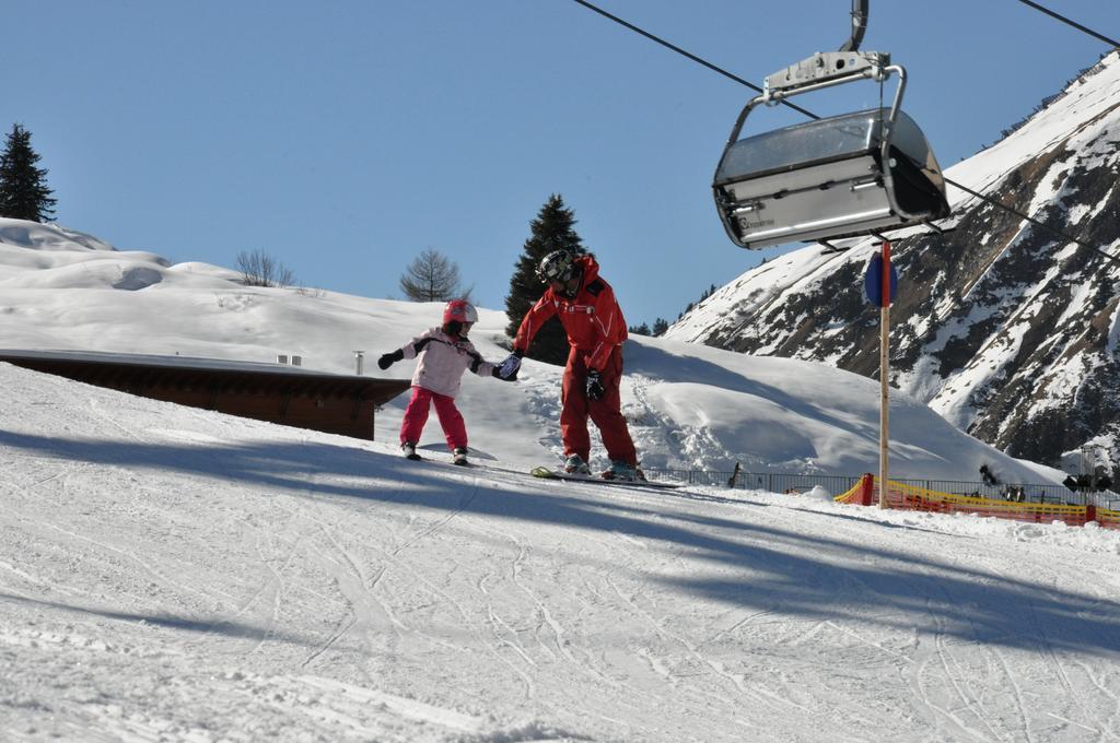 Hotel Gasthof Baren Holzgau Zewnętrze zdjęcie