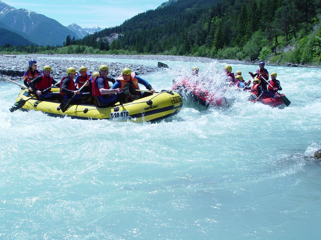 Hotel Gasthof Baren Holzgau Zewnętrze zdjęcie