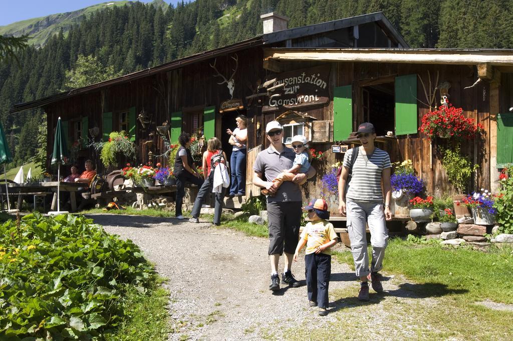 Hotel Gasthof Baren Holzgau Zewnętrze zdjęcie