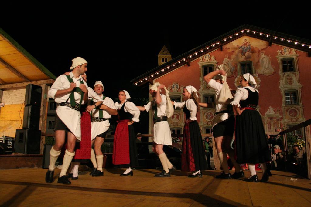 Hotel Gasthof Baren Holzgau Zewnętrze zdjęcie